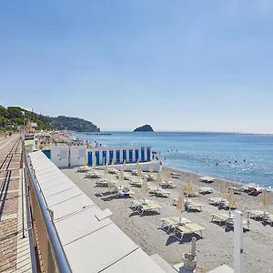 Rivierarent , Spotorno Italia